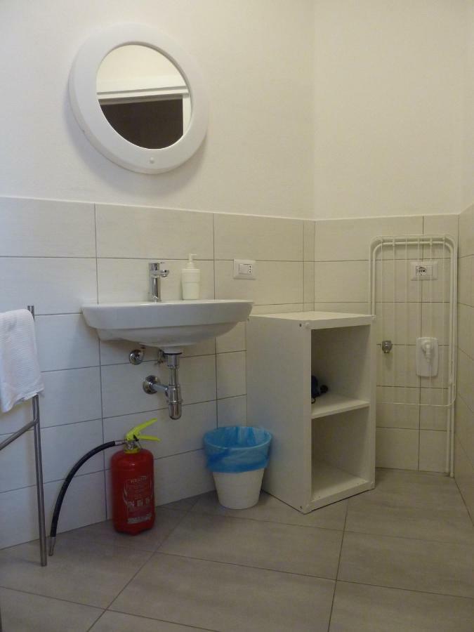 La Dolce Vita studio with free private parking Siena Esterno foto